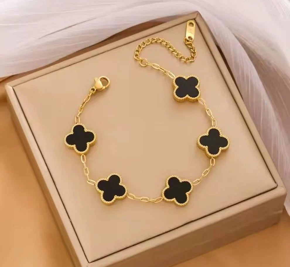 Clover Charm Bracelet – Lucky Symbol