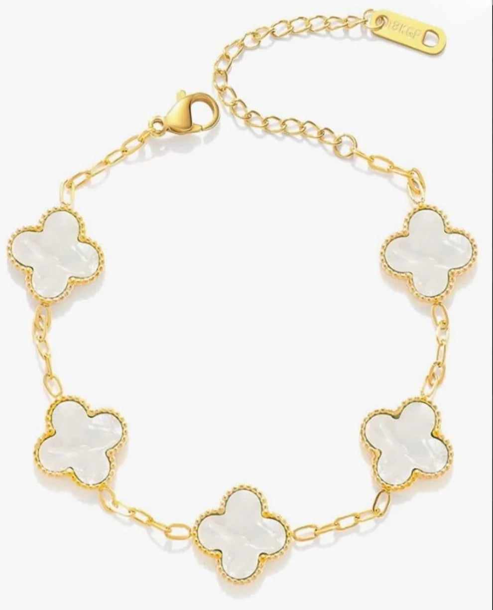 Clover Charm Bracelet – Lucky Symbol